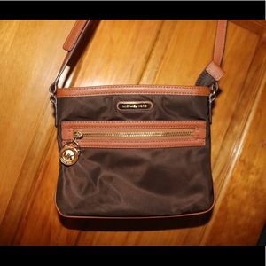 michael kors crossbody
